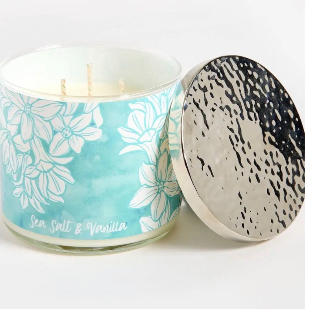 Soy Candle 14 Oz Sea Salt & Vanilla 3 Wicks NEW
